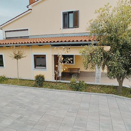 Apartma Montemoro Apartment อังคาราน ภายนอก รูปภาพ