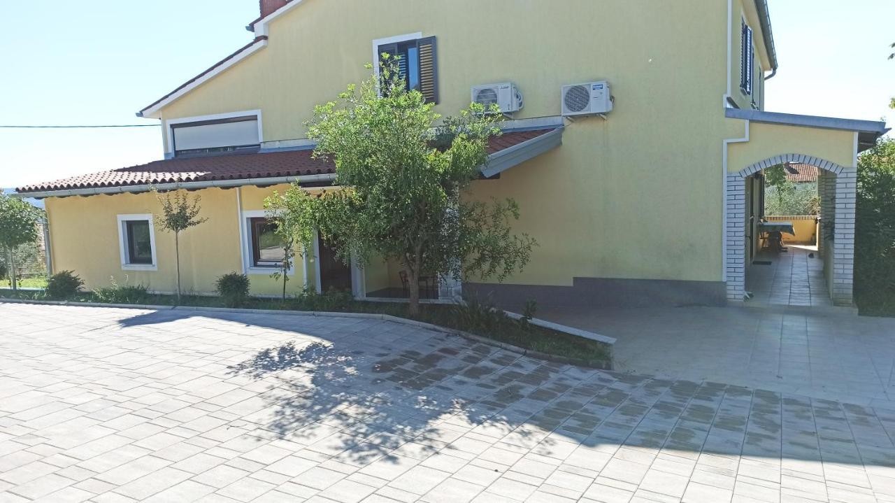Apartma Montemoro Apartment อังคาราน ภายนอก รูปภาพ