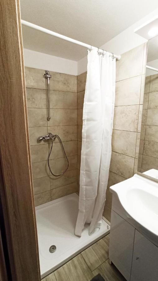 Apartma Montemoro Apartment อังคาราน ภายนอก รูปภาพ