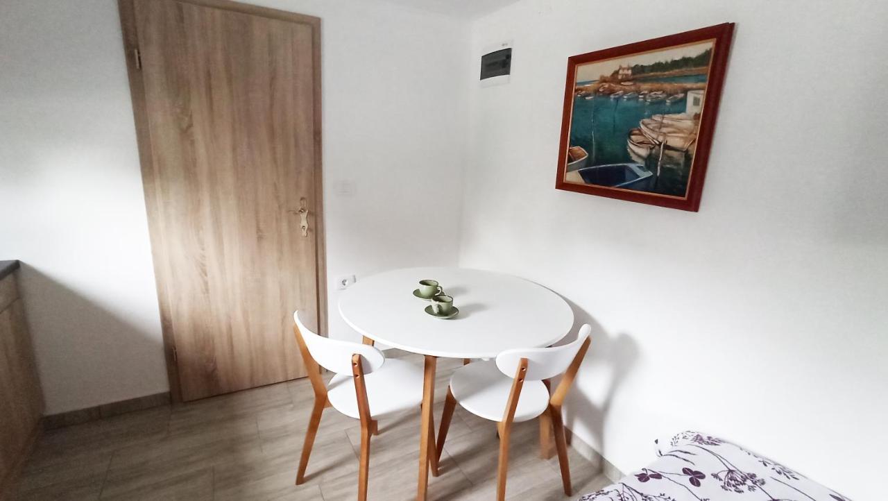 Apartma Montemoro Apartment อังคาราน ภายนอก รูปภาพ
